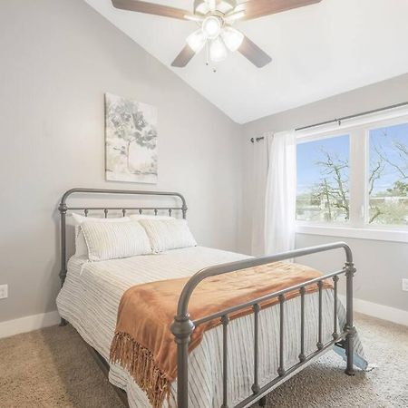 לאפאייט Cozy 2 Bed Townhome Near The Hospital מראה חיצוני תמונה