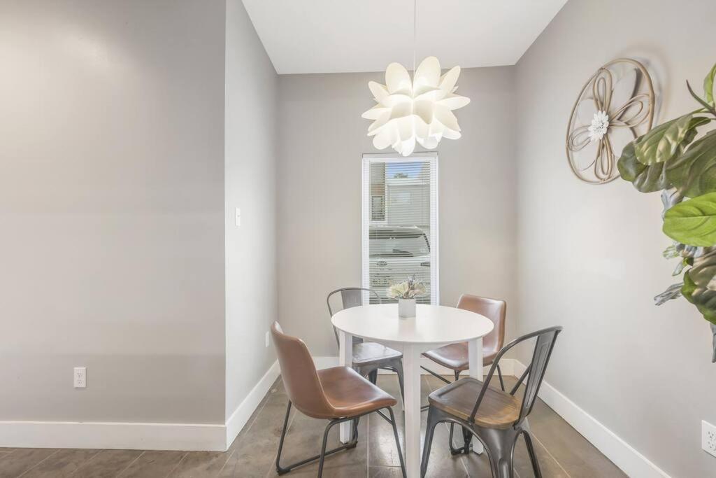 לאפאייט Cozy 2 Bed Townhome Near The Hospital מראה חיצוני תמונה